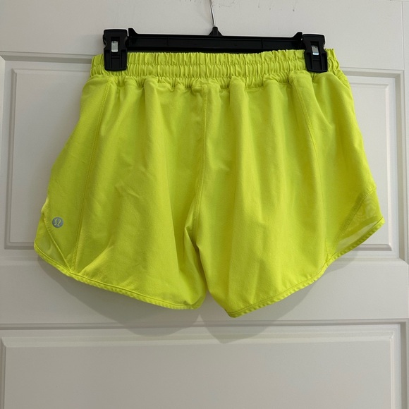 lululemon athletica Shorts Lululemon Hotty Hot Short Size 8 Tall
